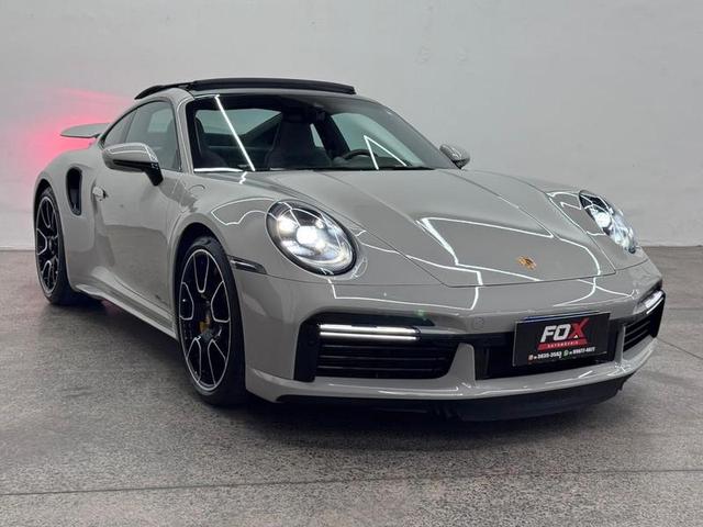Porsche 911 Turbo S seminovo à venda na Fox Automóveis, Indaiatuba/SP